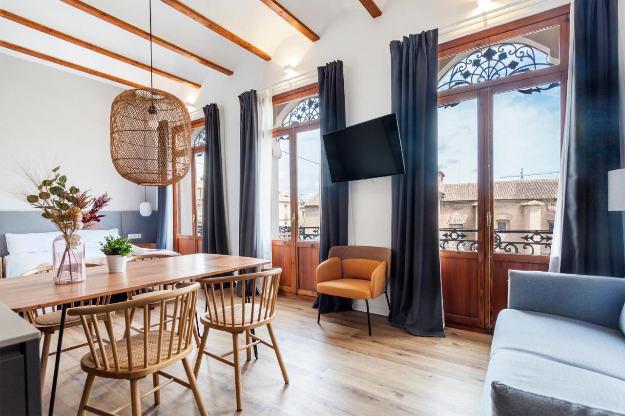 Puerto Beach Suites Валенсия Экстерьер фото