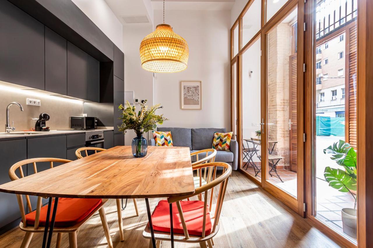 Puerto Beach Suites Валенсия Экстерьер фото